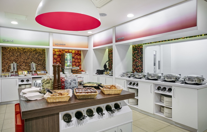 Imagen del bar/restaurante del Hotel Hampton By Hilton Bristol City Centre. Foto 4