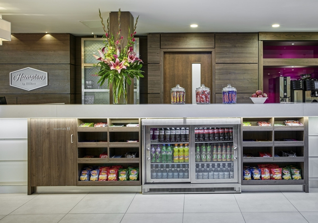 Imagen del bar/restaurante del Hotel Hampton By Hilton Bristol City Centre. Foto 8