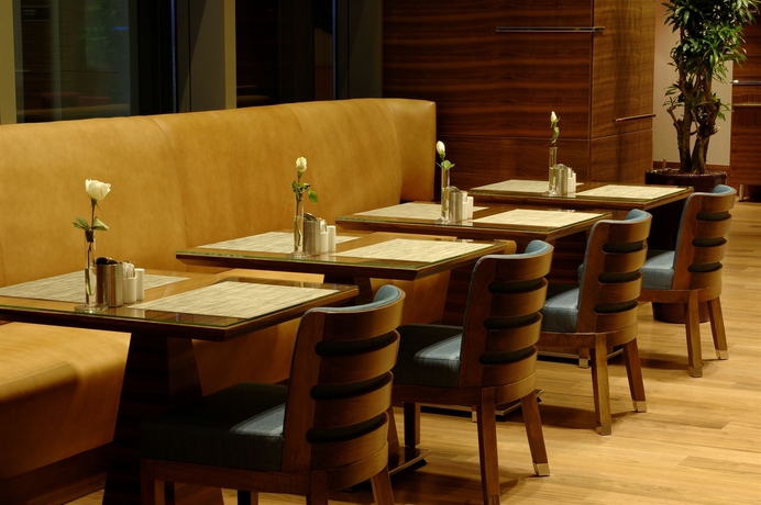 Imagen del bar/restaurante del Hotel Hampton By Hilton Bursa. Foto 4