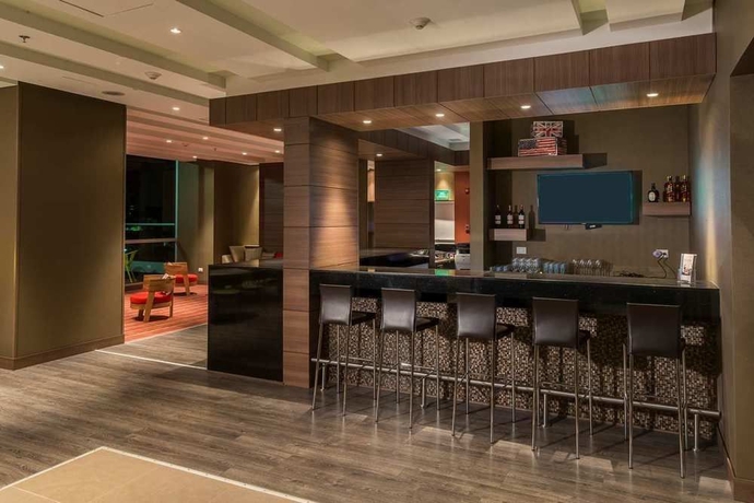 Imagen del bar/restaurante del Hotel Hampton By Hilton Cali, Colombia. Foto 4