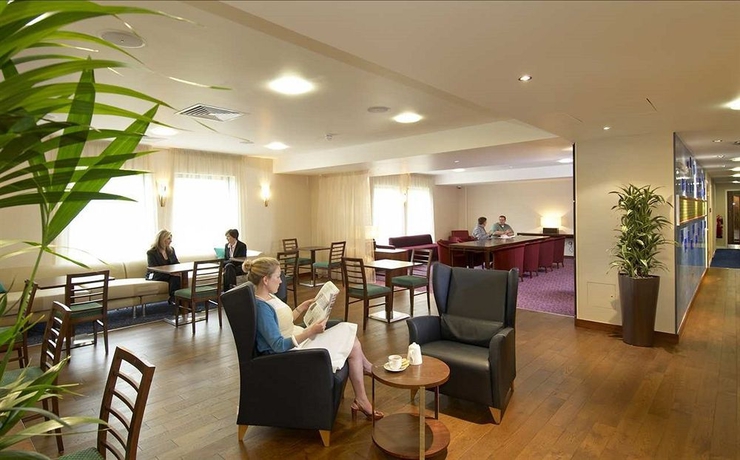Imagen de los interiores del Hotel Hampton By Hilton Corby/kettering. Foto 9