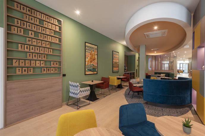 Imagen de los interiores del Hotel Hampton By Hilton Dresden City Centre. Foto 11