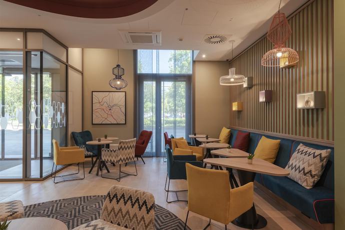 Imagen de los interiores del Hotel Hampton By Hilton Dresden City Centre. Foto 13