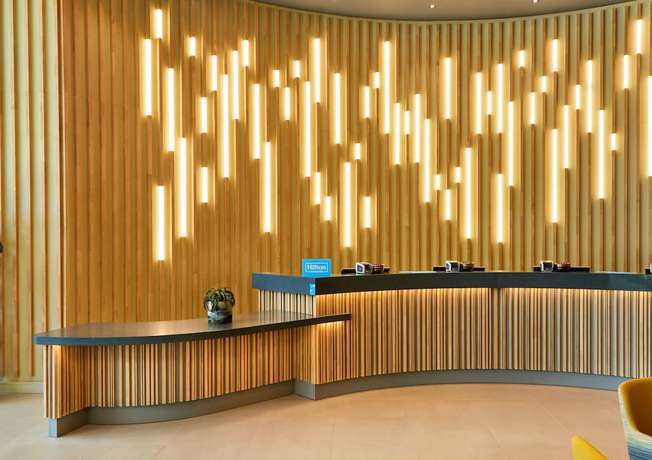 Imagen de los interiores del Hotel Hampton By Hilton Dublin City Centre. Foto 17