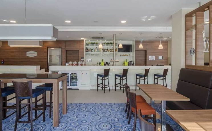 Imagen del bar/restaurante del Hotel Hampton By Hilton Frankfurt City Centre. Foto 6