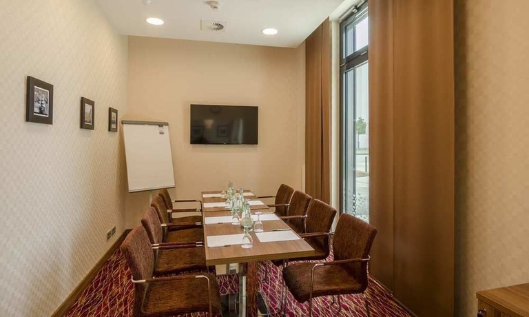 Imagen de los interiores del Hotel Hampton By Hilton Frankfurt City Centre. Foto 15