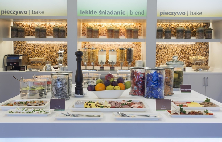 Imagen del bar/restaurante del Hotel Hampton By Hilton Gdansk Airport. Foto 2