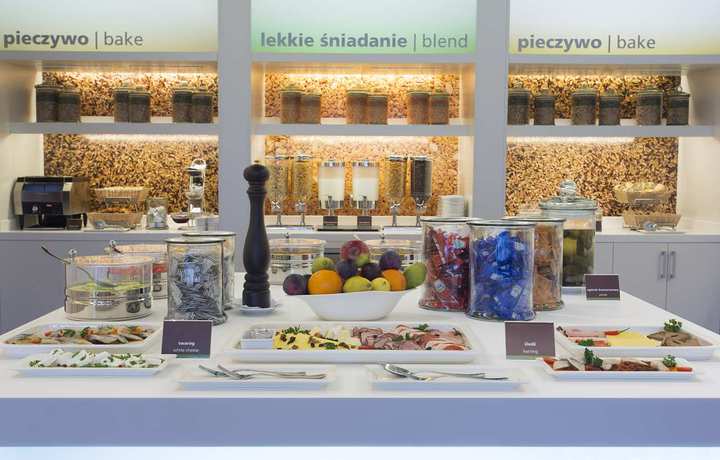 Imagen del bar/restaurante del Hotel Hampton By Hilton Gdansk Airport. Foto 4