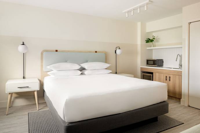 Imagen de la habitación del Hotel Hampton By Hilton Grand Cayman Seven Mile Beach. Foto 13