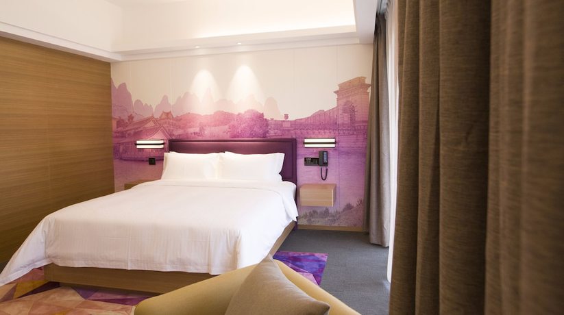 Imagen de la habitación del Hotel Hampton By Hilton Guilin Lingui. Foto 4