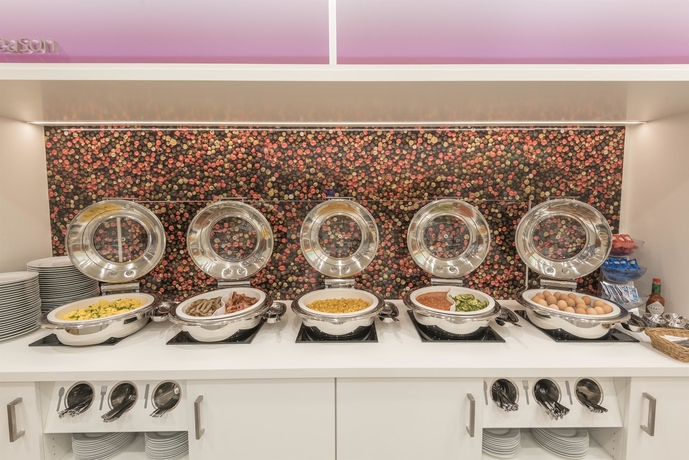 Imagen del bar/restaurante del Hotel Hampton By Hilton Hamburg City Centre. Foto 11