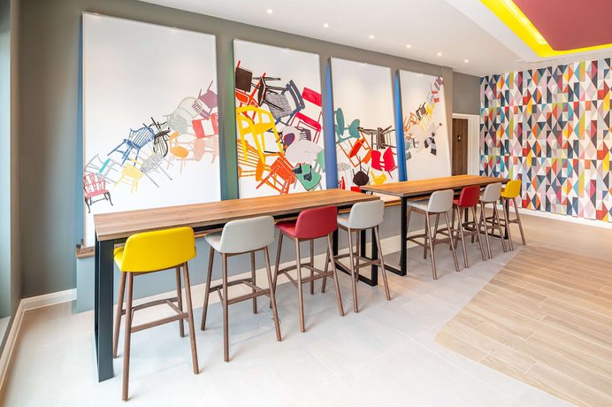 Imagen de los interiores del Hotel Hampton By Hilton High Wycombe. Foto 19