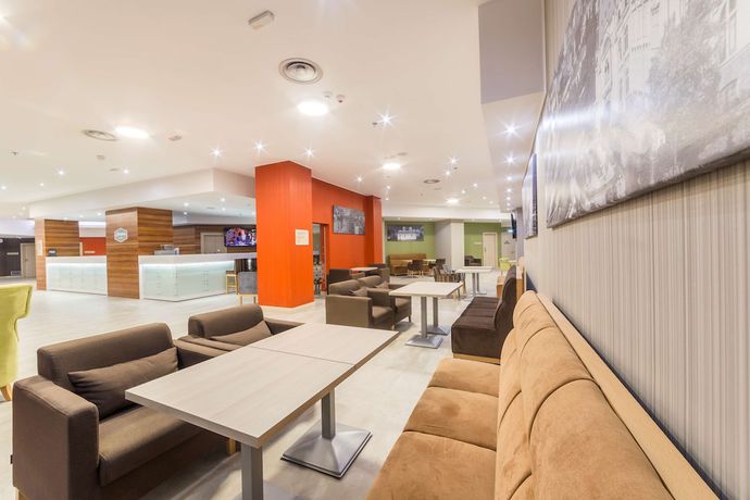 Imagen de los interiores del Hotel Hampton By Hilton Iasi. Foto 11