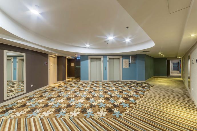 Imagen de los interiores del Hotel Hampton By Hilton Iasi. Foto 12