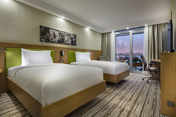 Imagen de la habitación del Hotel Hampton By Hilton Istanbul Atakoy. Foto 4