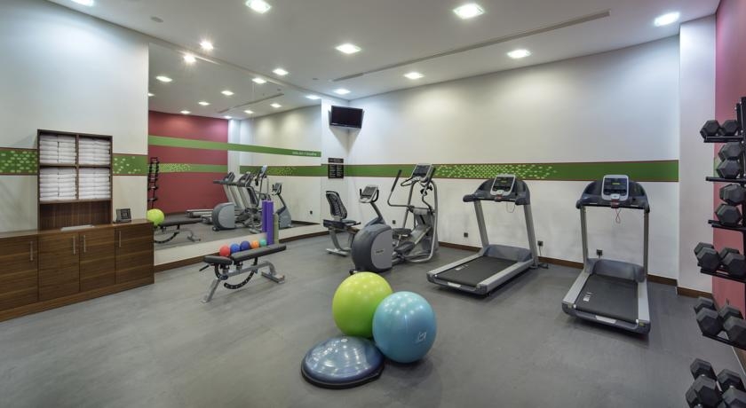 Imagen de los interiores del Hotel Hampton By Hilton Istanbul Kayasehir. Foto 4