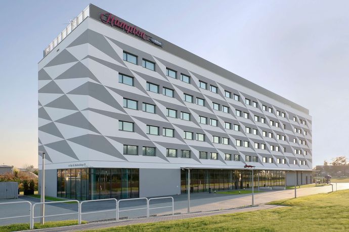 Imagen general del Hotel Hampton By Hilton Krakow Airport. Foto 1