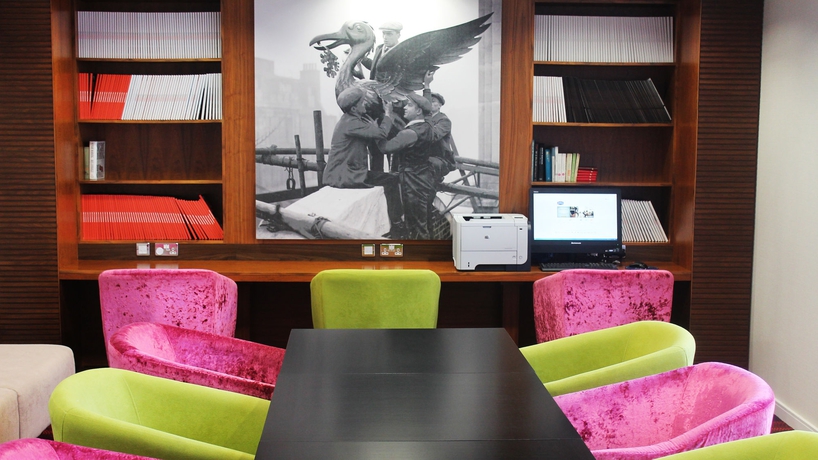 Imagen de los interiores del Hotel Hampton By Hilton Liverpool/john Lennon Airport. Foto 12