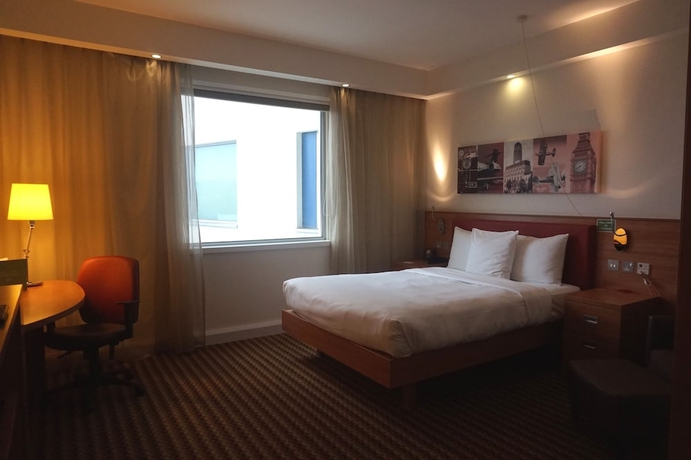 Imagen de la habitación del Hotel Hampton By Hilton London Luton Airport. Foto 7