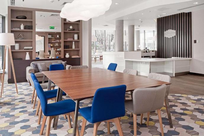 Imagen de los interiores del Hotel Hampton By Hilton London Waterloo. Foto 16
