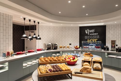 Imagen del bar/restaurante del Hotel Hampton By Hilton Nuneaton. Foto 3