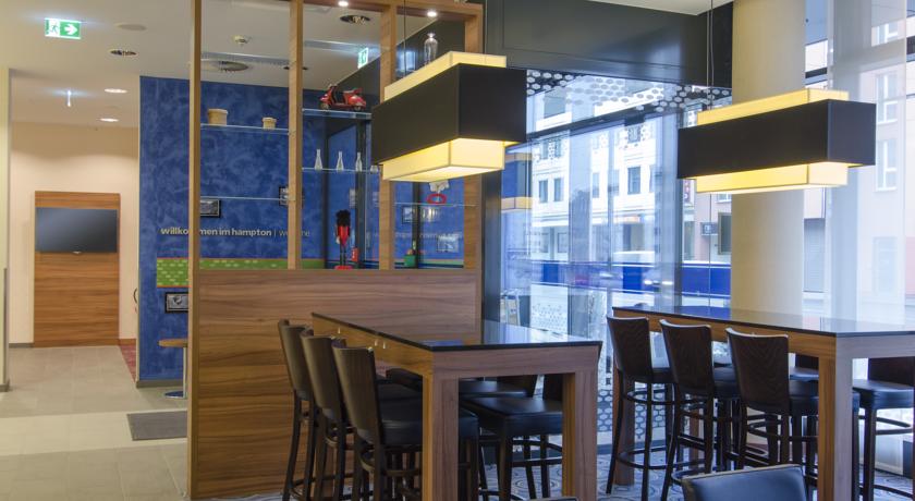 Imagen del bar/restaurante del Hotel Hampton By Hilton Nuremberg City Centre. Foto 5