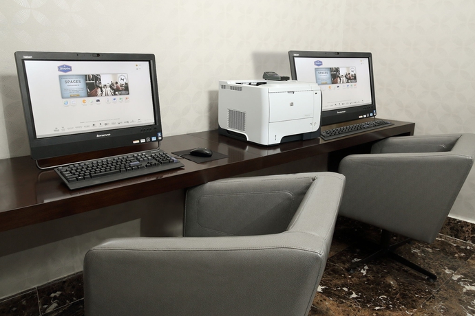 Imagen de los interiores del Hotel Hampton By Hilton Panama. Foto 11