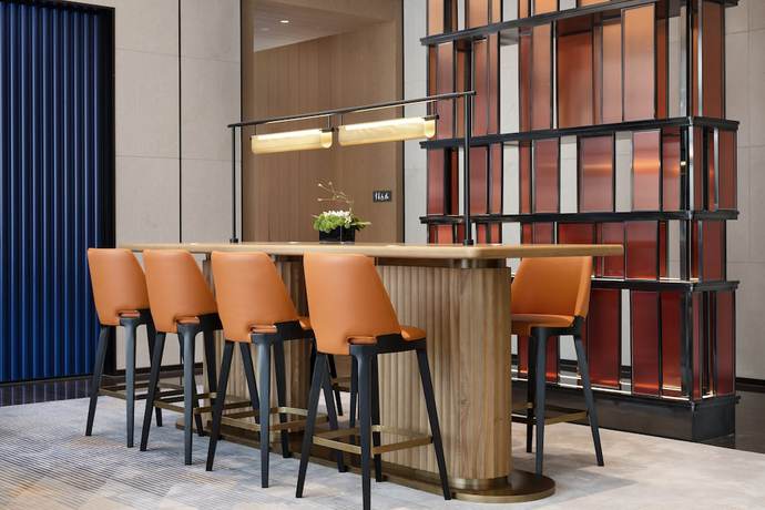 Imagen de los interiores del Hotel Hampton By Hilton Renhe Baiyun Airport. Foto 17