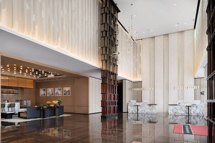 Imagen de los interiores del Hotel Hampton By Hilton Renhe Baiyun Airport. Foto 18