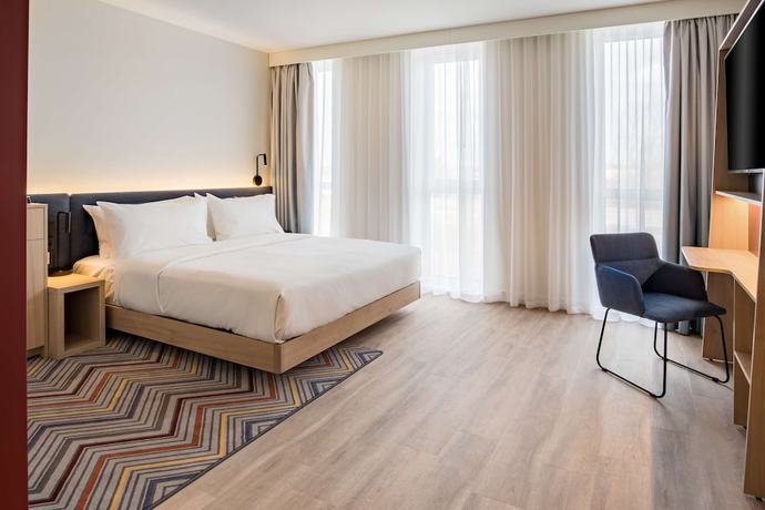 Imagen de la habitación del Hotel Hampton By Hilton Riga Airport. Foto 6