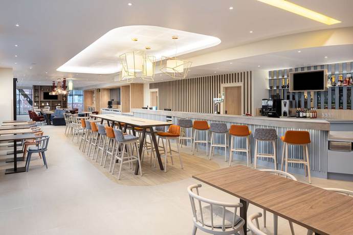 Imagen de los interiores del Hotel Hampton By Hilton Rochdale. Foto 19