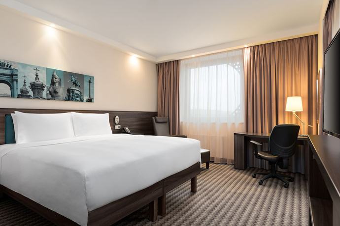 Imagen de la habitación del Hotel Hampton By Hilton Saint Petersburg Expoforum. Foto 3