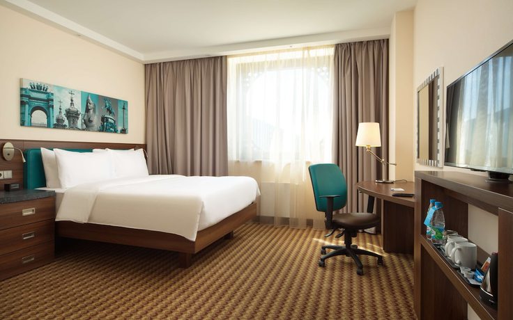 Imagen de la habitación del Hotel Hampton By Hilton Saint Petersburg Expoforum. Foto 6