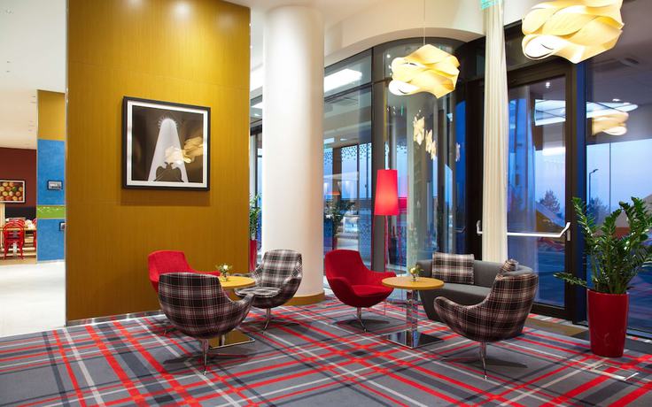 Imagen de los interiores del Hotel Hampton By Hilton Saint Petersburg Expoforum. Foto 17