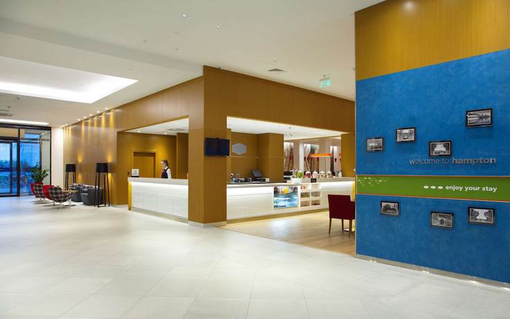 Imagen de los interiores del Hotel Hampton By Hilton Saint Petersburg Expoforum. Foto 18