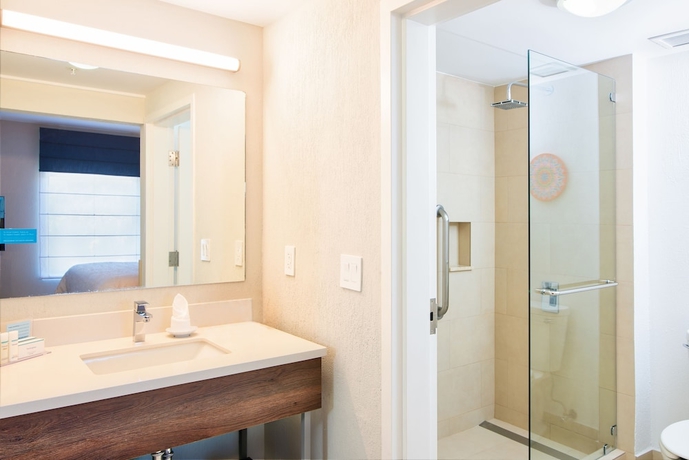 Imagen de la habitación del Hotel Hampton By Hilton San Jose Airport. Foto 9