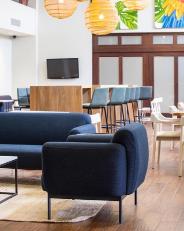 Imagen de los interiores del Hotel Hampton By Hilton San Jose Airport. Foto 12