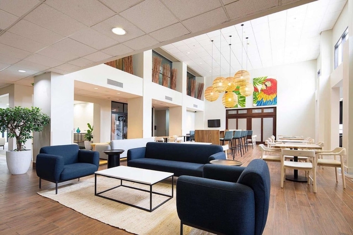Imagen de los interiores del Hotel Hampton By Hilton San Jose Airport. Foto 13