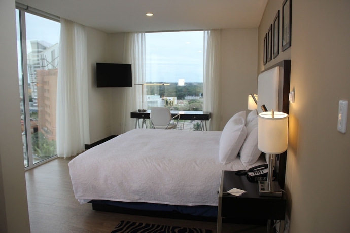 Imagen de la habitación del Hotel Hampton By Hilton Santa Cruz/equipetrol, Bolivia. Foto 4