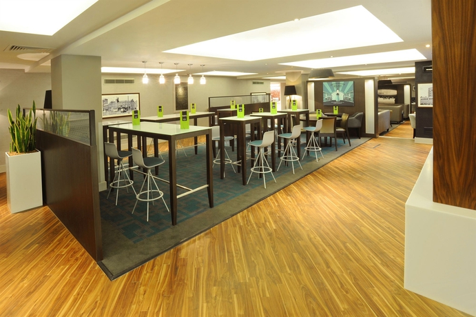 Imagen del bar/restaurante del Hotel Hampton By Hilton Sheffield. Foto 4
