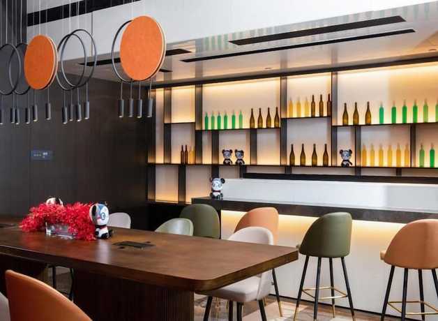 Imagen de los interiores del Hotel Hampton By Hilton Shenzhen Bao'an. Foto 17