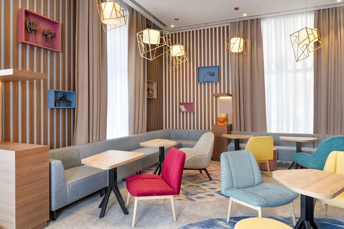 Imagen de los interiores del Hotel Hampton By Hilton Tashkent. Foto 15