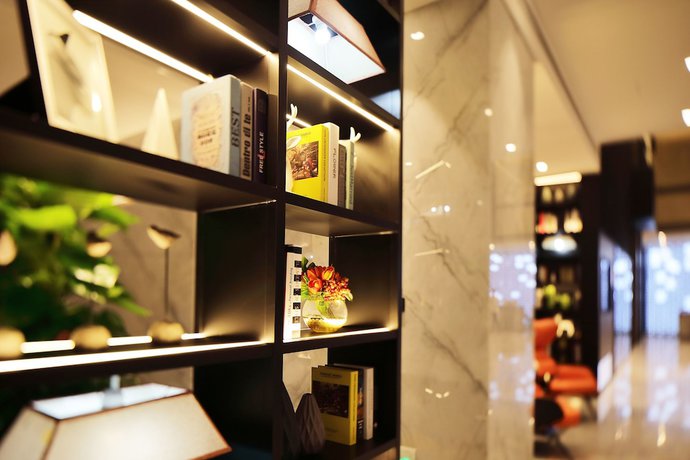Imagen de los interiores del Hotel Hampton By Hilton Technology City. Foto 18