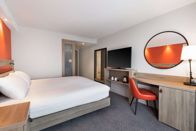 Imagen de la habitación del Hotel Hampton By Hilton Torquay. Foto 5