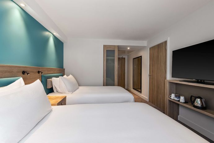 Imagen de la habitación del Hotel Hampton By Hilton Torquay. Foto 8
