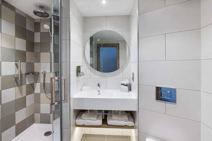 Imagen de la habitación del Hotel Hampton By Hilton Torquay. Foto 9