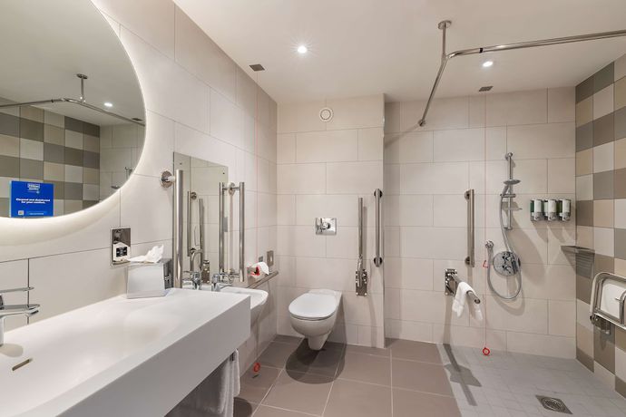 Imagen de la habitación del Hotel Hampton By Hilton Torquay. Foto 10