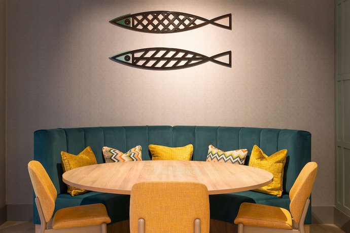 Imagen de los interiores del Hotel Hampton By Hilton Torquay. Foto 17