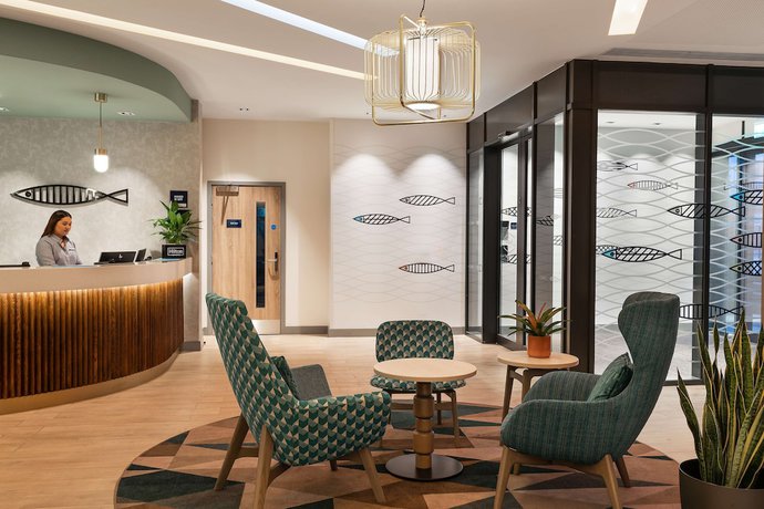 Imagen de los interiores del Hotel Hampton By Hilton Torquay. Foto 20