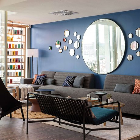 Imagen de los interiores del Hotel Hampton By Hilton Tours Centre. Foto 16